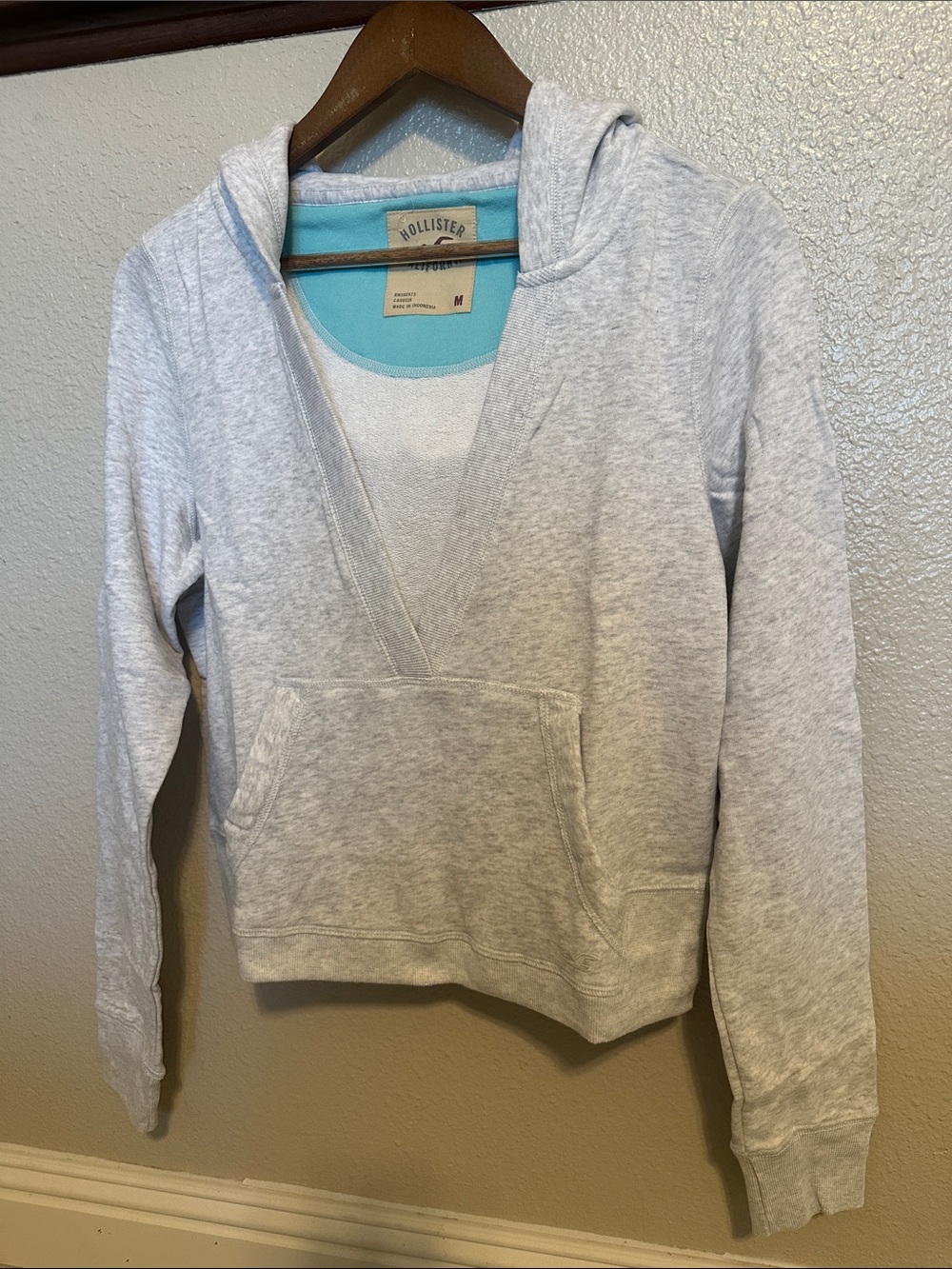 Hollister Light Heather Gray Hooded Pullover with Aqua Lining